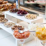 Hotel Winter Garden Bergamo Airport 4*
